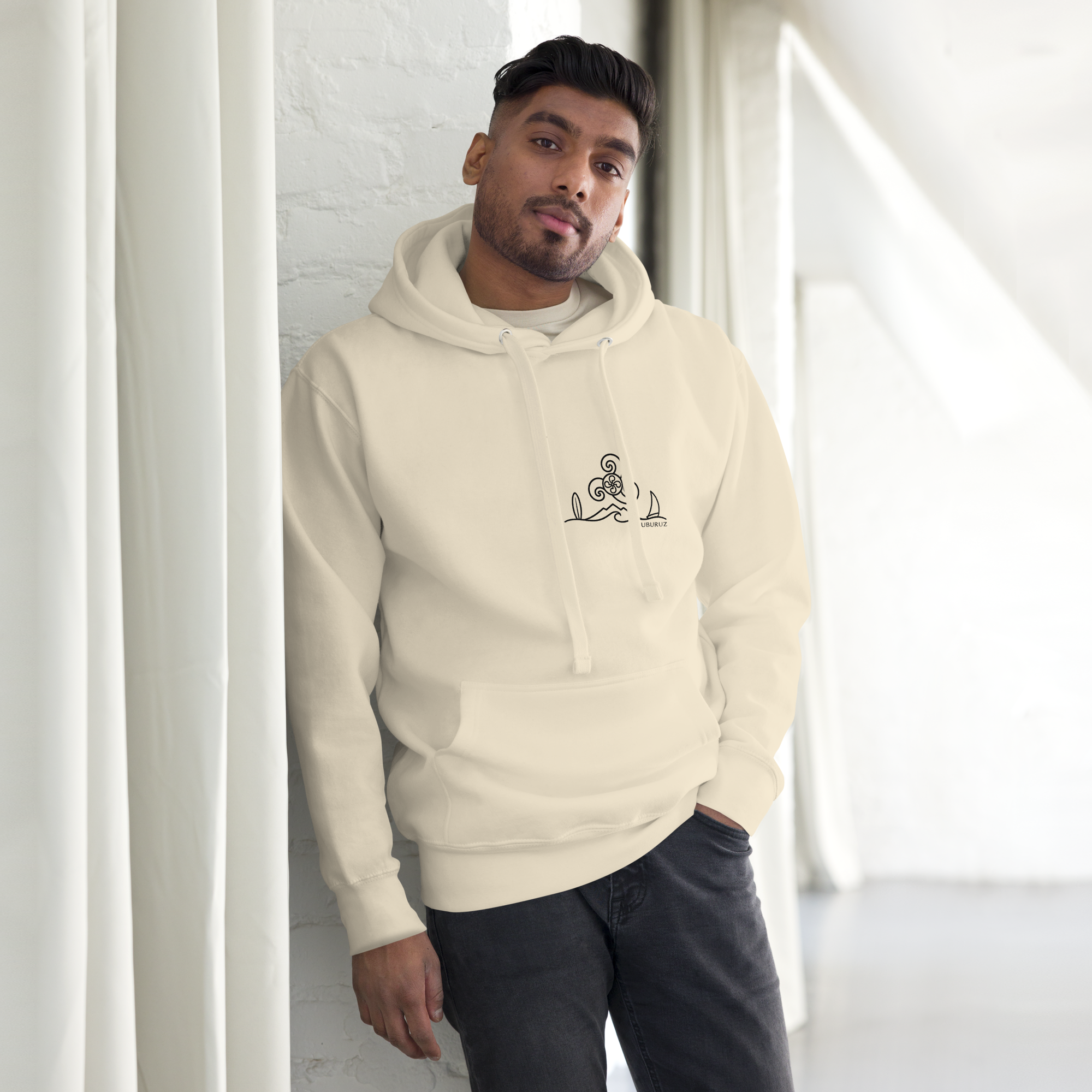 Breizh - Sweat à Capuche - Logo Devant Noir – Image 3